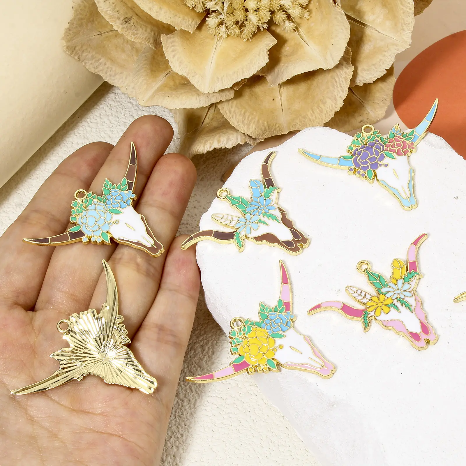 5 PCs West Cowboy Pendants Bull Head/ Cow Head Flower Leaves Enamel Zinc Based Alloy Charms For DIY Jewelry Making 4.6cm x 3.4cm