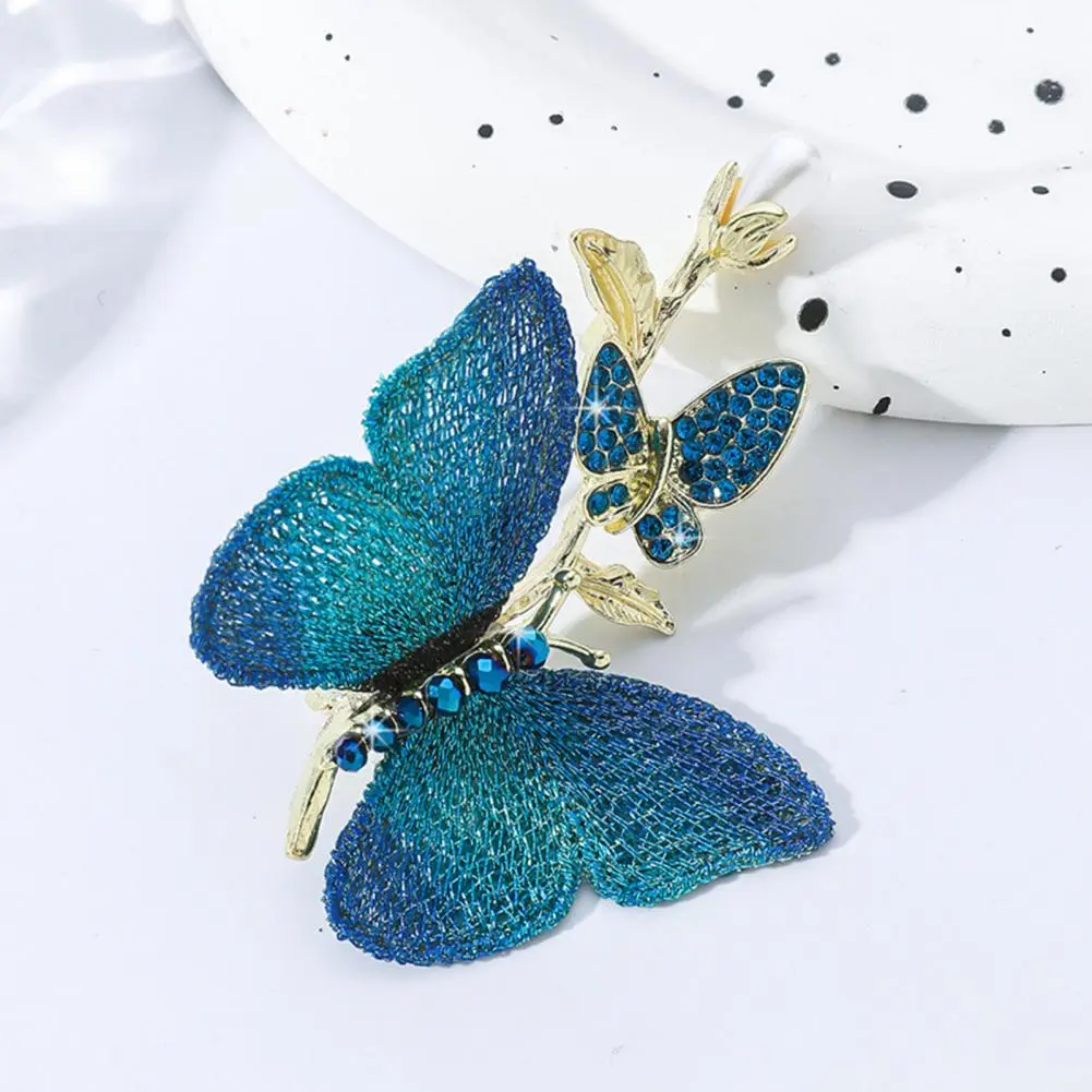 Exquisite Brooch Trendy Lapel Pin Elegant Rhinestone Butterfly Brooches for Women Sparkly Lapel Pins with Faux Pearls for Suits