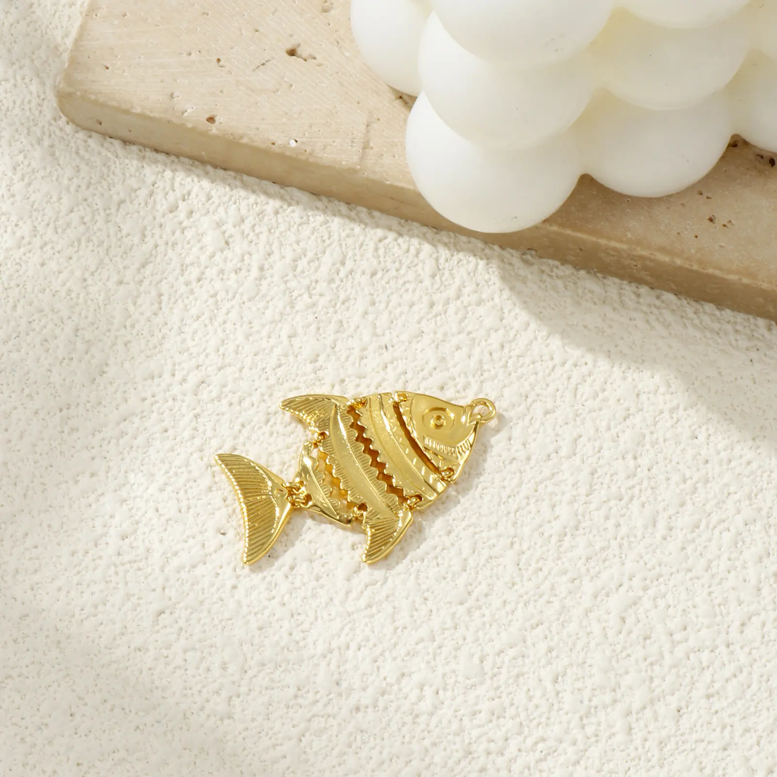 1 Piece Brass Ocean Jewelry Fish Pendants 18K Gold Plated Stripe Movable Charms For DIY Necklace Jewelry Making 3.7cm x 2.4cm