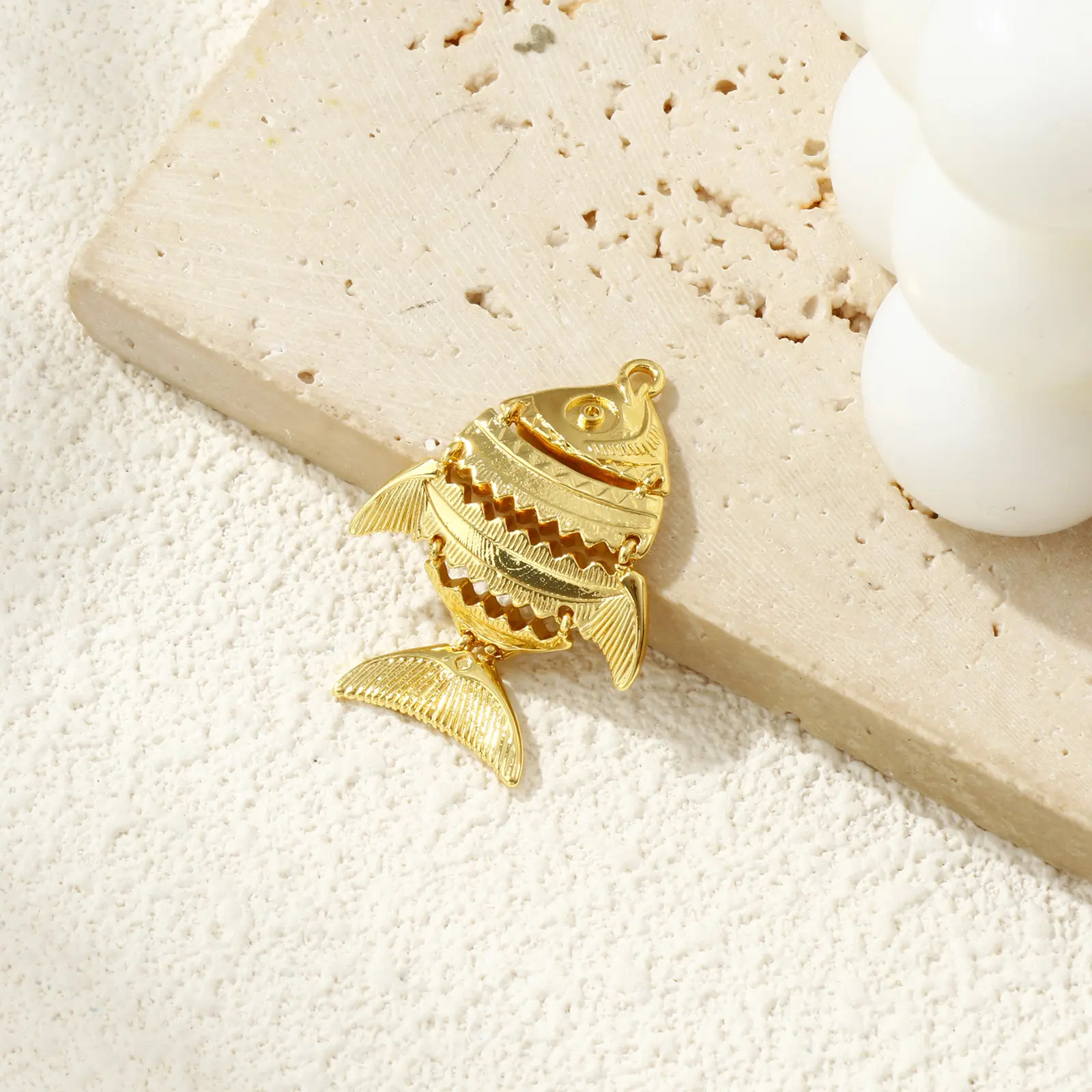 1 Piece Brass Ocean Jewelry Fish Pendants 18K Gold Plated Stripe Movable Charms For DIY Necklace Jewelry Making 3.7cm x 2.4cm