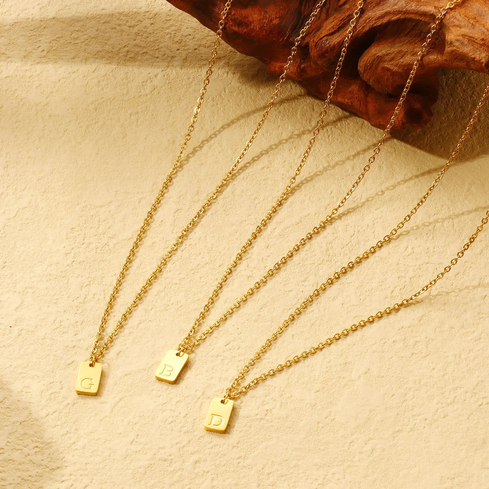 Exquisite Necklace 18K Gold Plated 304 Stainless Steel Capital Alphabet Initial Letter Message " A-Z " Pendant Necklace Unisex
