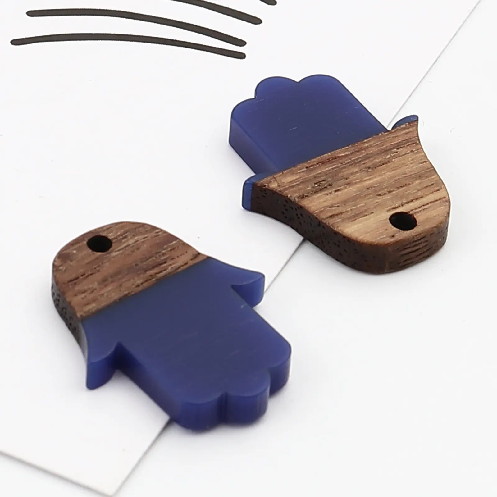 5PCs/lot Vintage Resin Wood Pendant (Religious Series) The Hand of Fatima Charm Rectro Jewelry Necklace Accessories Gift 25x18mm
