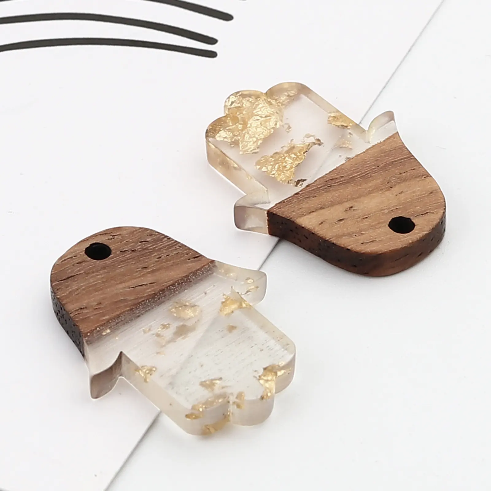 5PCs/lot Vintage Resin Wood Pendant (Religious Series) The Hand of Fatima Charm Rectro Jewelry Necklace Accessories Gift 25x18mm