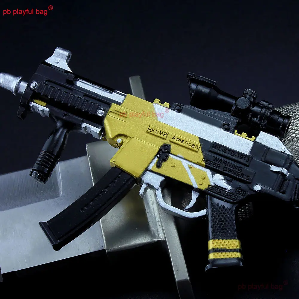 15cm UMP9 Mini Alloy Gun Model Keychain Action Figures Backpack Pendant Decoration CS Game Weapon Toys Kids Gifts ZG394