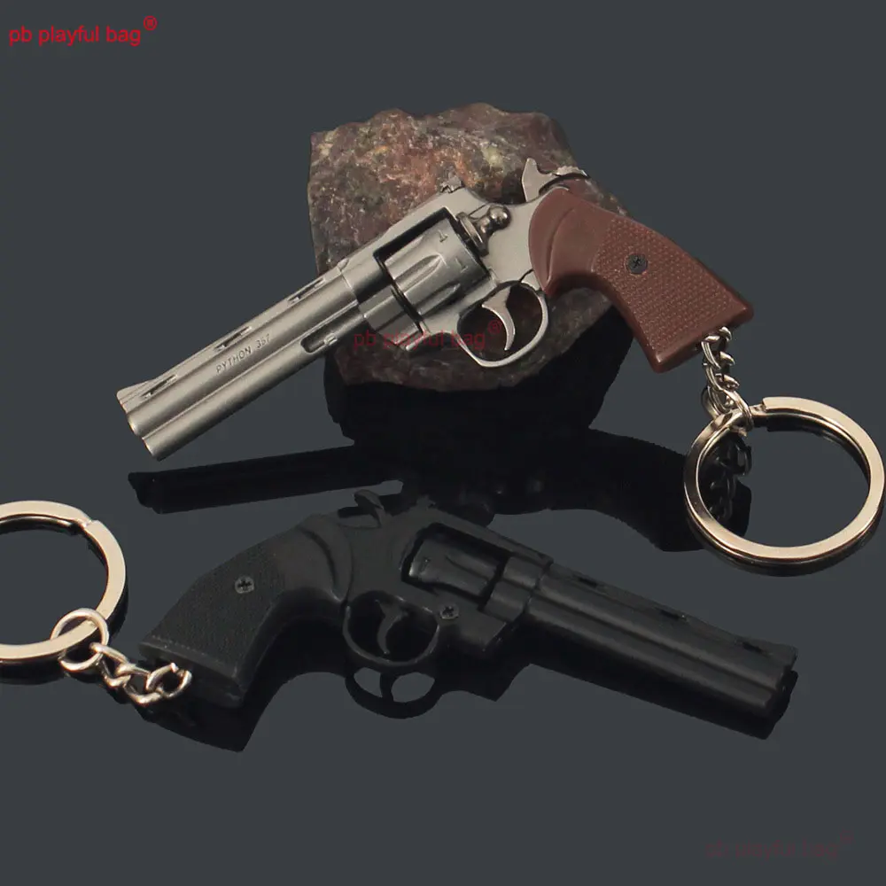 1: 3 Detachable Metal Mini Revolver Models Alloy Pendant Toy Keychain CS Game Weapon Model Action Figure Christmas Gifts ZG375