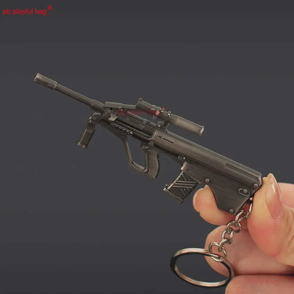 9cm Mini AUG Rifle Model Keychain Alloy Gun Toy Backpack Pendant Decoration Game Weapon Collection Kids Christmas Gifts ZG380