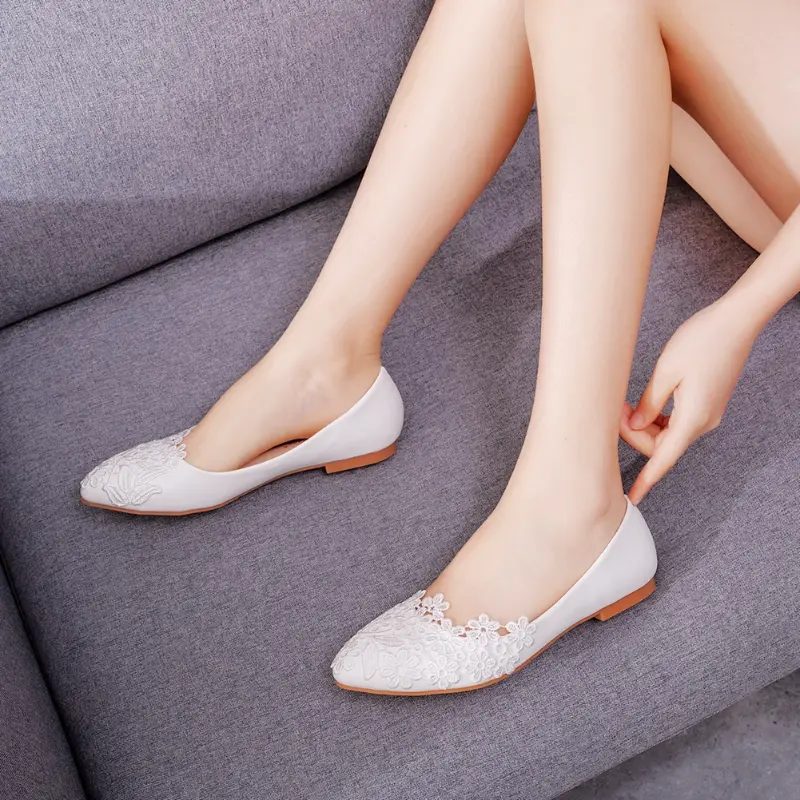 XIHAHA Large Size Flat Lace Wedding Shoes Pointed Toe Casual Flat Fashion White Lace Bridesmaid Shoe Lightweight White Shoes