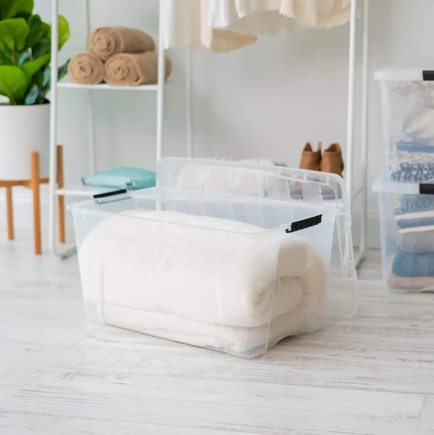72 Qt Stackable Plastic Storage Bins with Lids, 4 Pack，Latches, Durable Nestable Containers, Secure Pull Handle - Clear