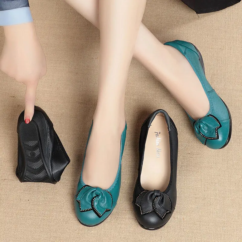 High Quality Leather Shoes Up Flats Women's Loafers Office Shoes Women Casual Slip on Driving Moccasins Soft Soled Comfortable