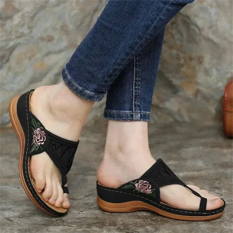 XIHAHA Summer Women Clip Toe Slippers Flower Embroidery Flip Flops Casual Beach Sandals Ladies Wedges Shoes Woman Shoes for
