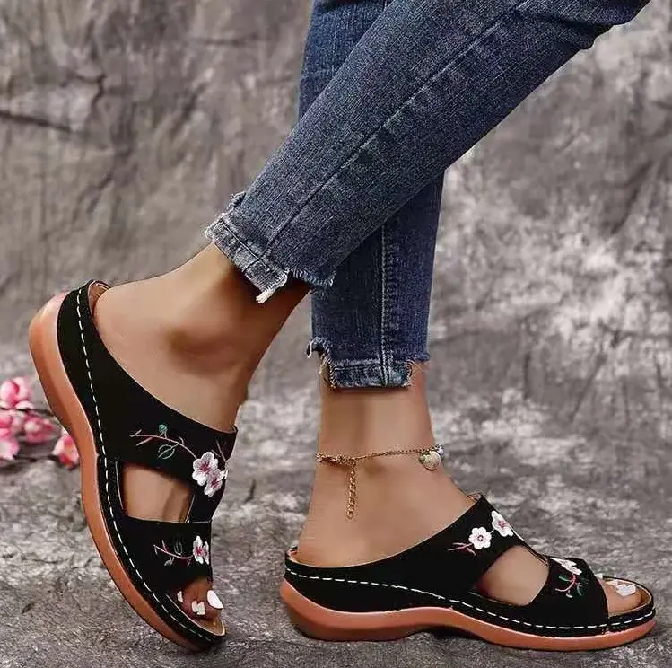 XIHAHA Summer Women Clip Toe Slippers Flower Embroidery Flip Flops Casual Beach Sandals Ladies Wedges Shoes Woman Shoes for