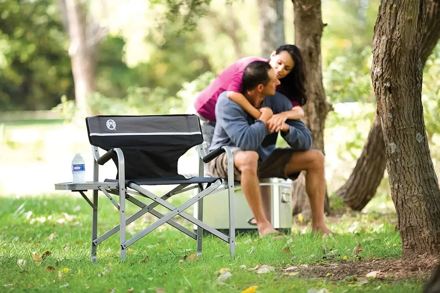 Portable Camping Chair with Side Table & Cup Holder, Lightweight Folding Deck Chair with Padded Armrests