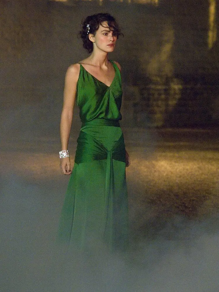 Atonement Green Skirt V-Neck Retro Thin Suspender Dress Vacation Backless Hollow Out Long Skirt Temperament Grace Formal Dress