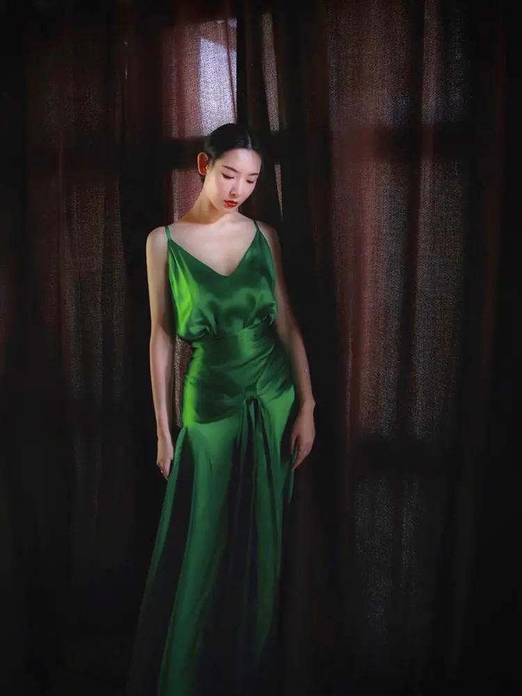 Atonement Green Skirt V-Neck Retro Thin Suspender Dress Vacation Backless Hollow Out Long Skirt Temperament Grace Formal Dress