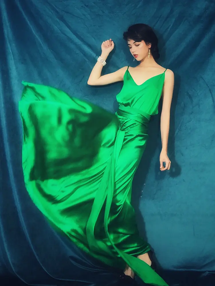 Atonement Green Skirt V-Neck Retro Thin Suspender Dress Vacation Backless Hollow Out Long Skirt Temperament Grace Formal Dress