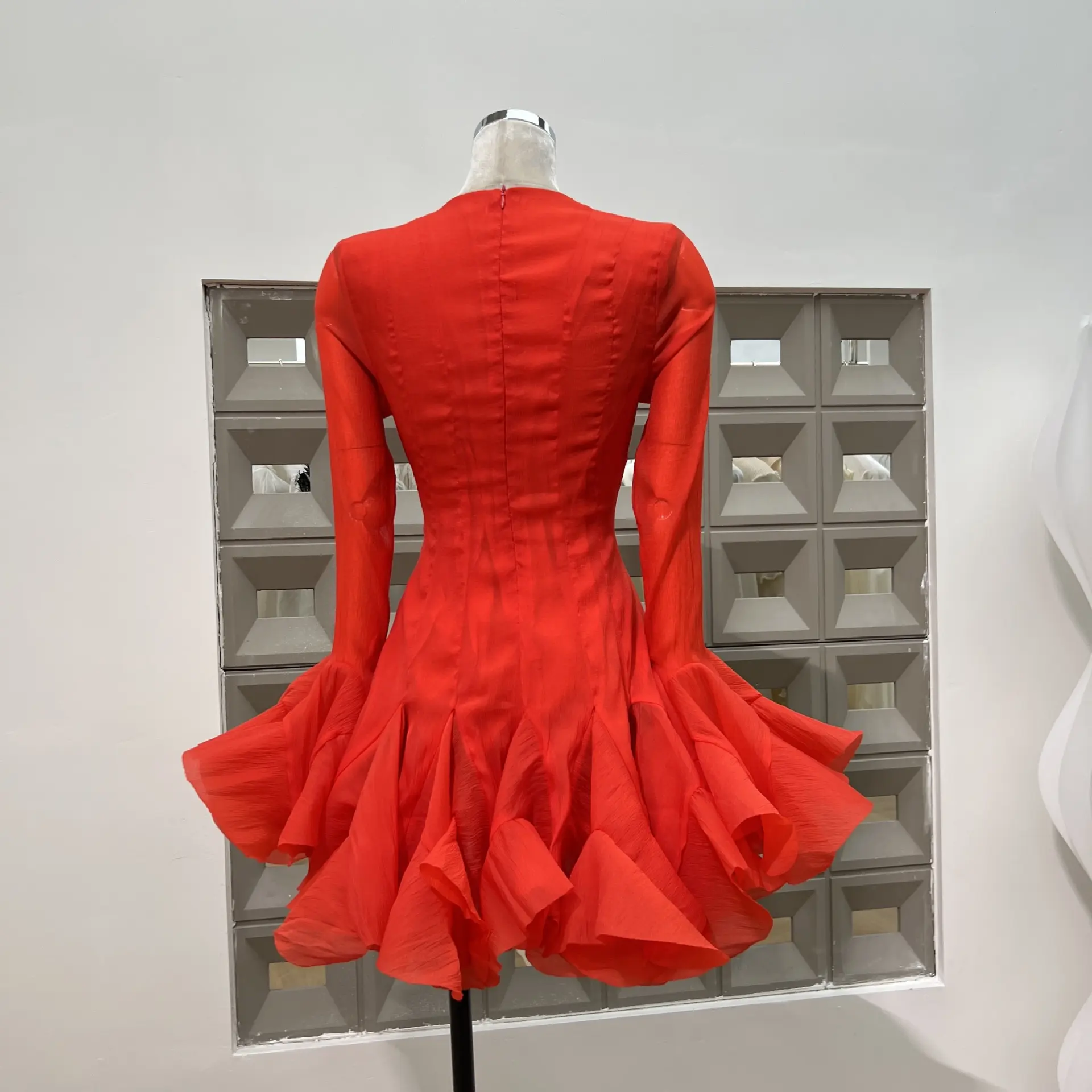 Gentle and Ladylike Autumn Niche Design Sense Single Breasted Flower Bud Red Dress Waist Cinching Temperament Short Skirt
