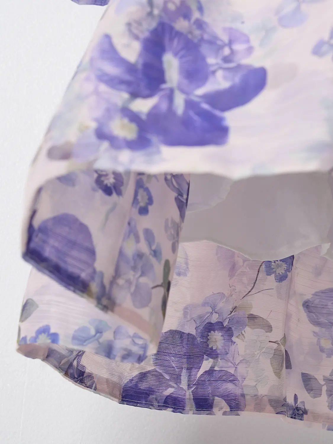 Small Niche Court Style Spring and Summer New V-neck Purple Print Vacation Style Long Sleeved Temperament A-line Short Dress