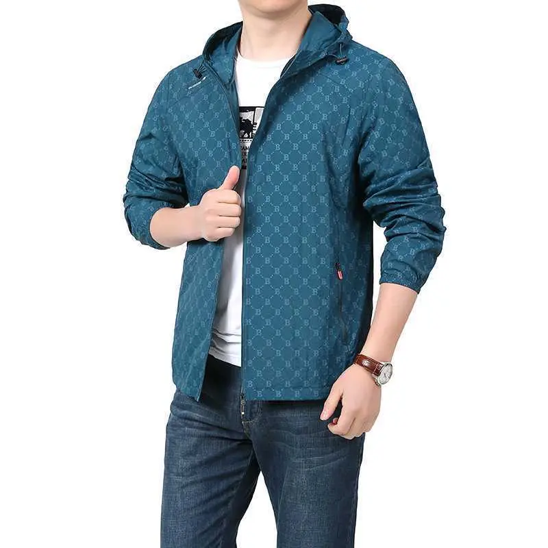 New Summer Men Thin Lightweight Jackets Outdoor Hooded Climbing Breathable Jackets Sunscreen Coats Men Quick Drying Casual Coats
