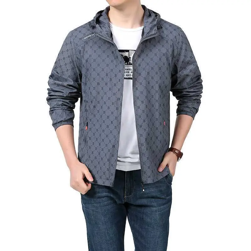 New Summer Men Thin Lightweight Jackets Outdoor Hooded Climbing Breathable Jackets Sunscreen Coats Men Quick Drying Casual Coats
