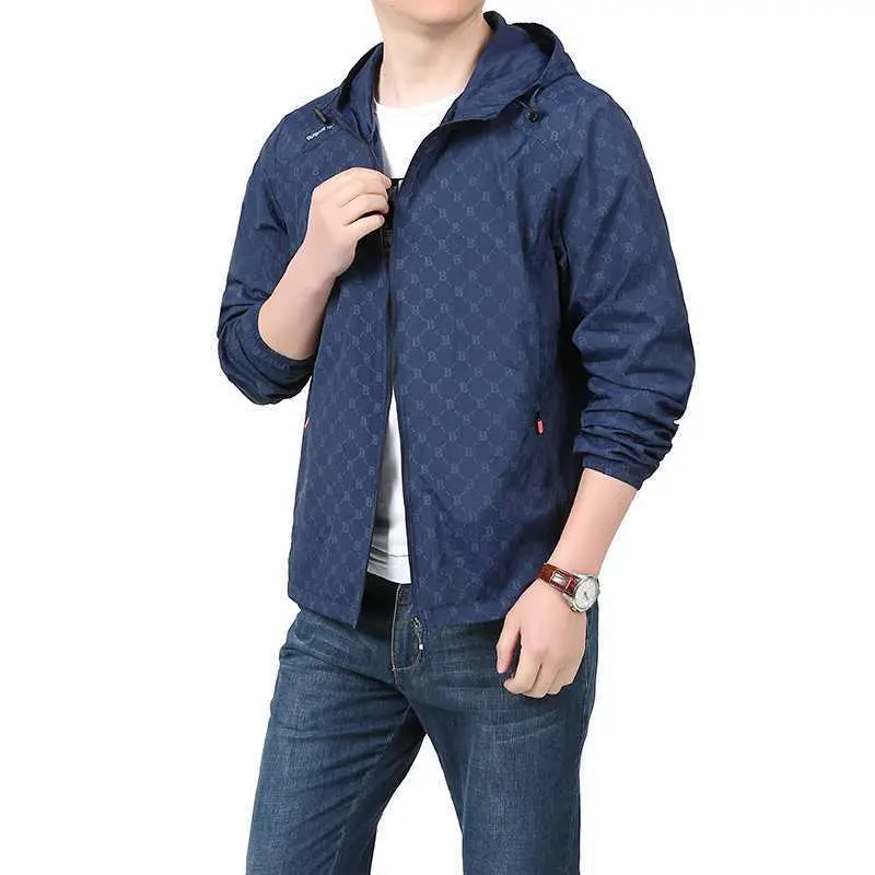 New Summer Men Thin Lightweight Jackets Outdoor Hooded Climbing Breathable Jackets Sunscreen Coats Men Quick Drying Casual Coats