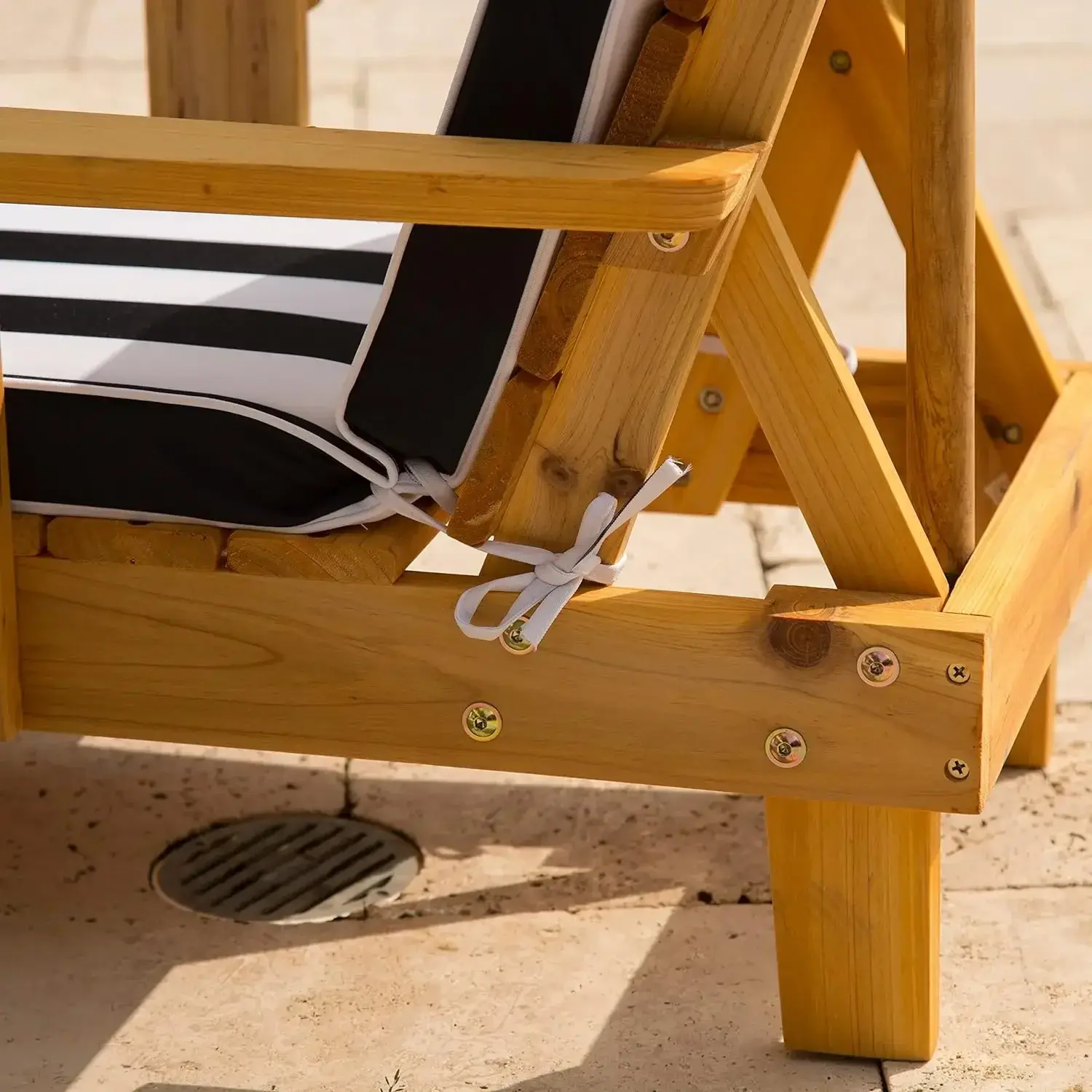 Outdoor Wooden Chaise Lounge, Backyard Furniture Chair with Umbrella and Cushion, for Kids or Pets.Navy and White Striped Fabric