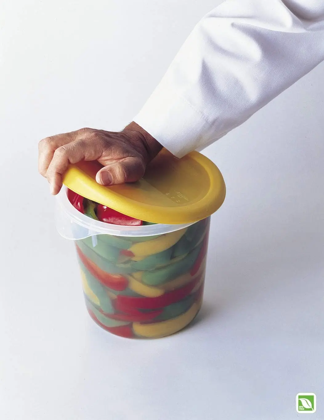Commercial Products Plastic Round Food Storage Container with Bail Handle, 2 Quart, Clear, High Temperature Range Food