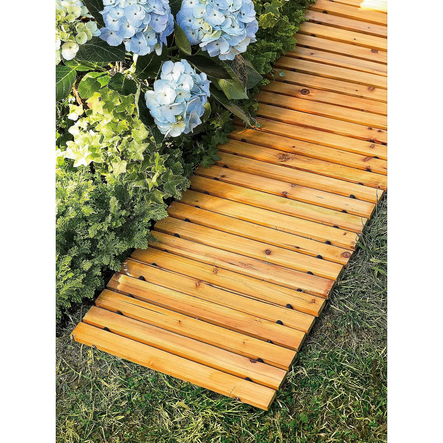 Weather-Resistant Straight Cedar Pathway for Gardens