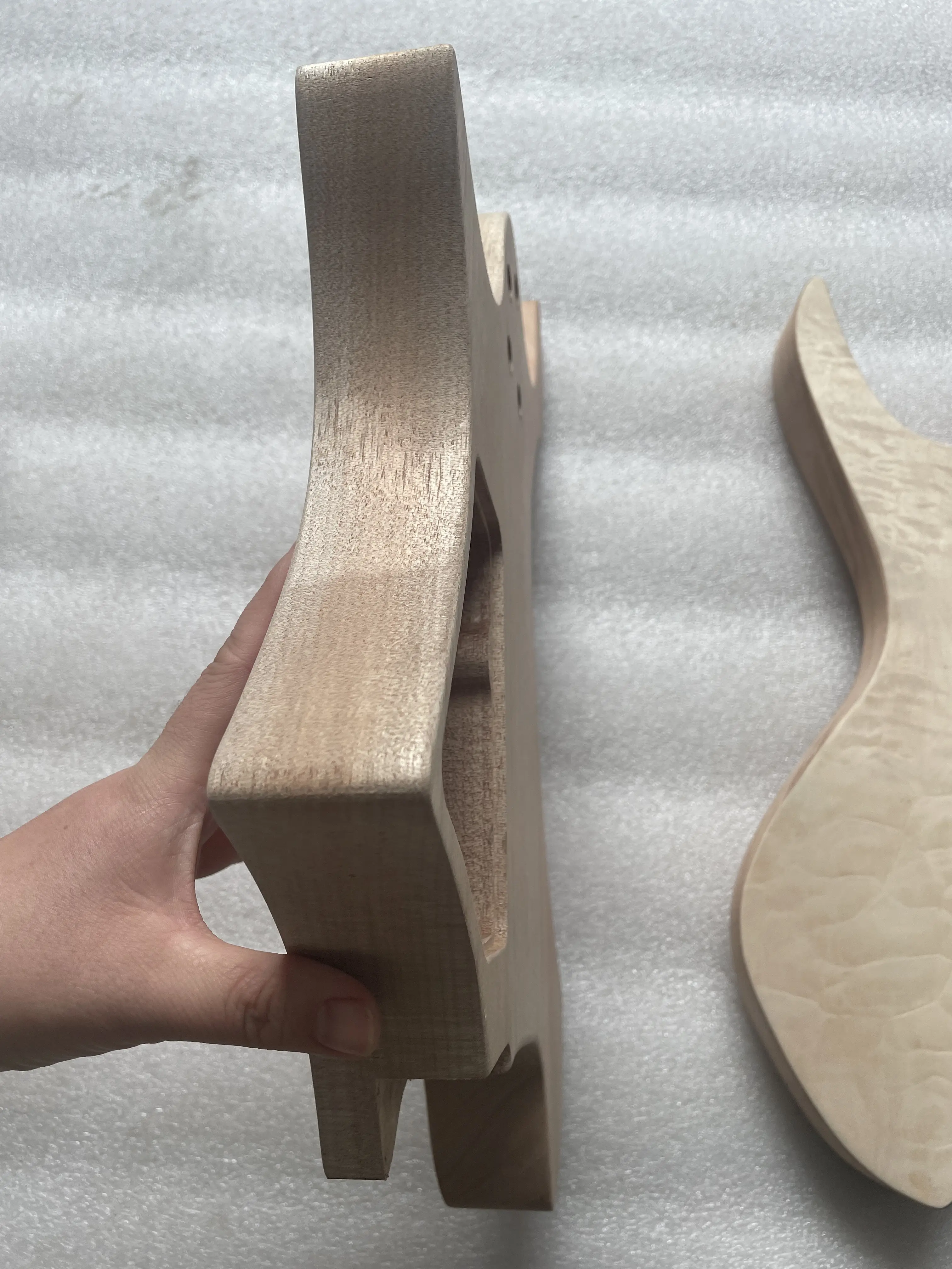 Customized Headless Electric Guitar Body, Unfinished Mahogany Flame Maple Veneer Top, 6 String DIY, 5.6cm Pocket