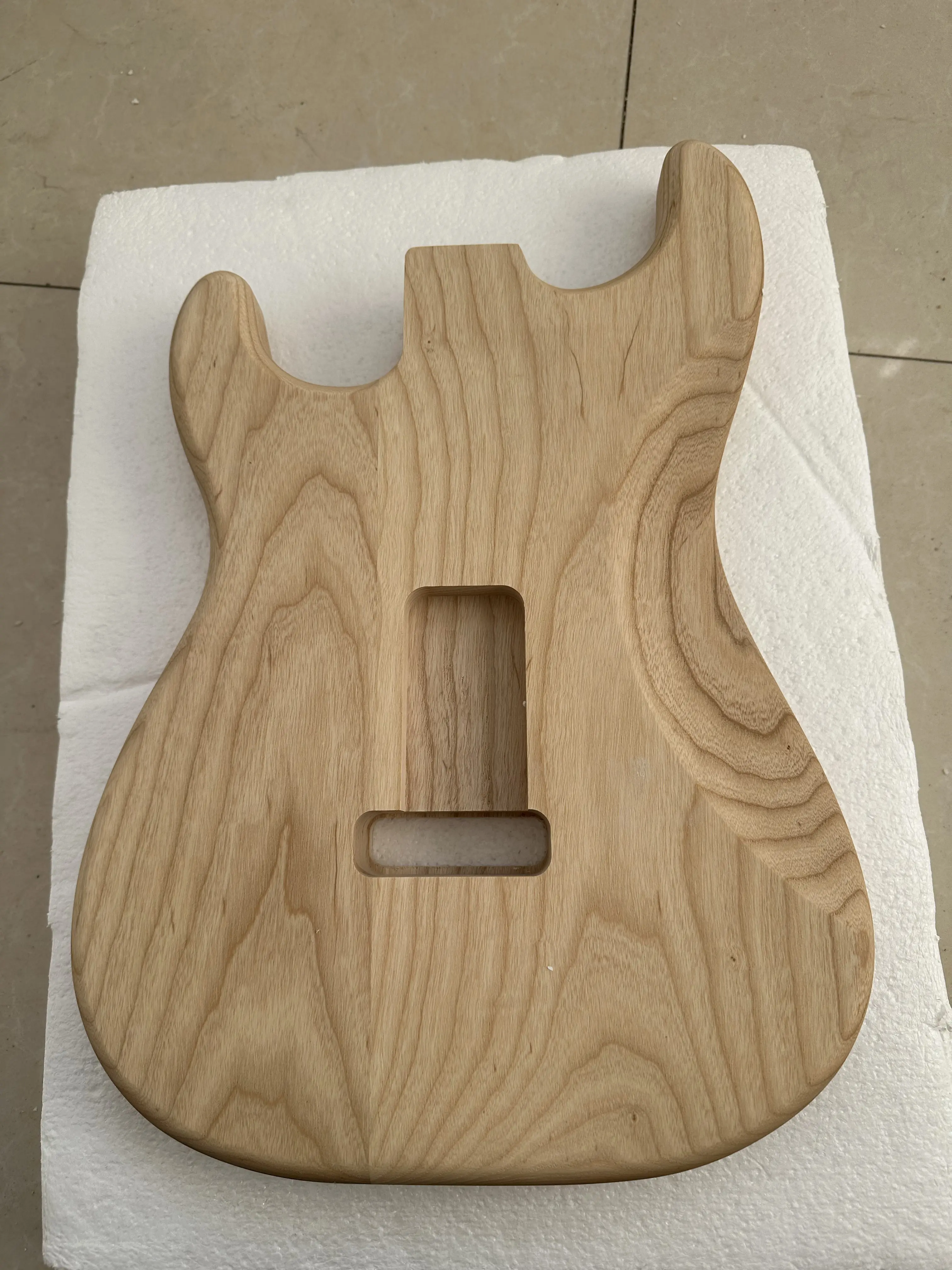 Beautiful DIY electric guitar body Blank Ash Guitar Barrel Unfinished SSS ST Guitar body  Hollow Ashwood for sale 5.7cm Pocket