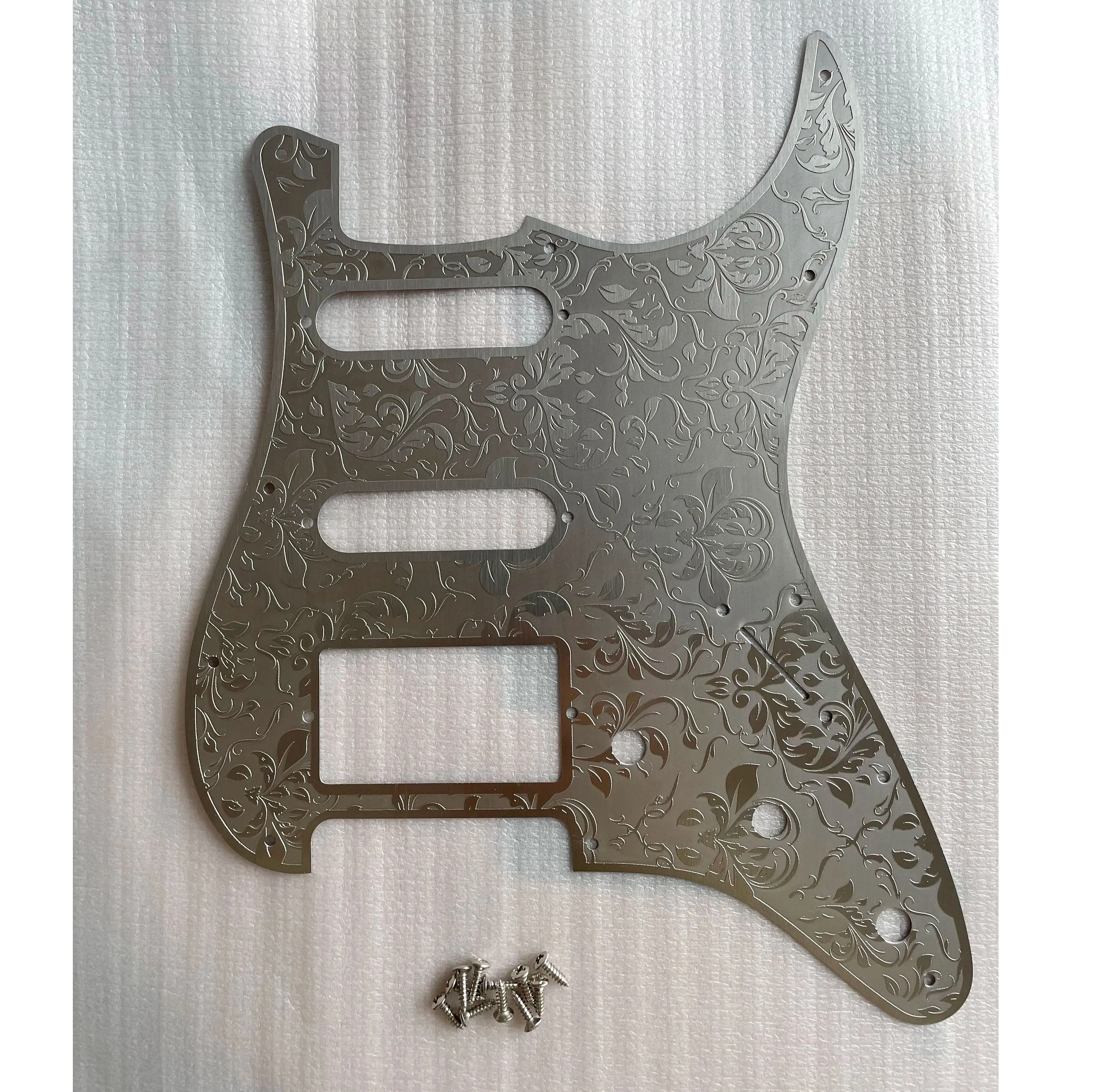 Costom Metal Pickguard 11 Holes 3 Ply Electric Guitar Pickguard Carved Pattern Stainless Scratch Plate SSS with Screws
