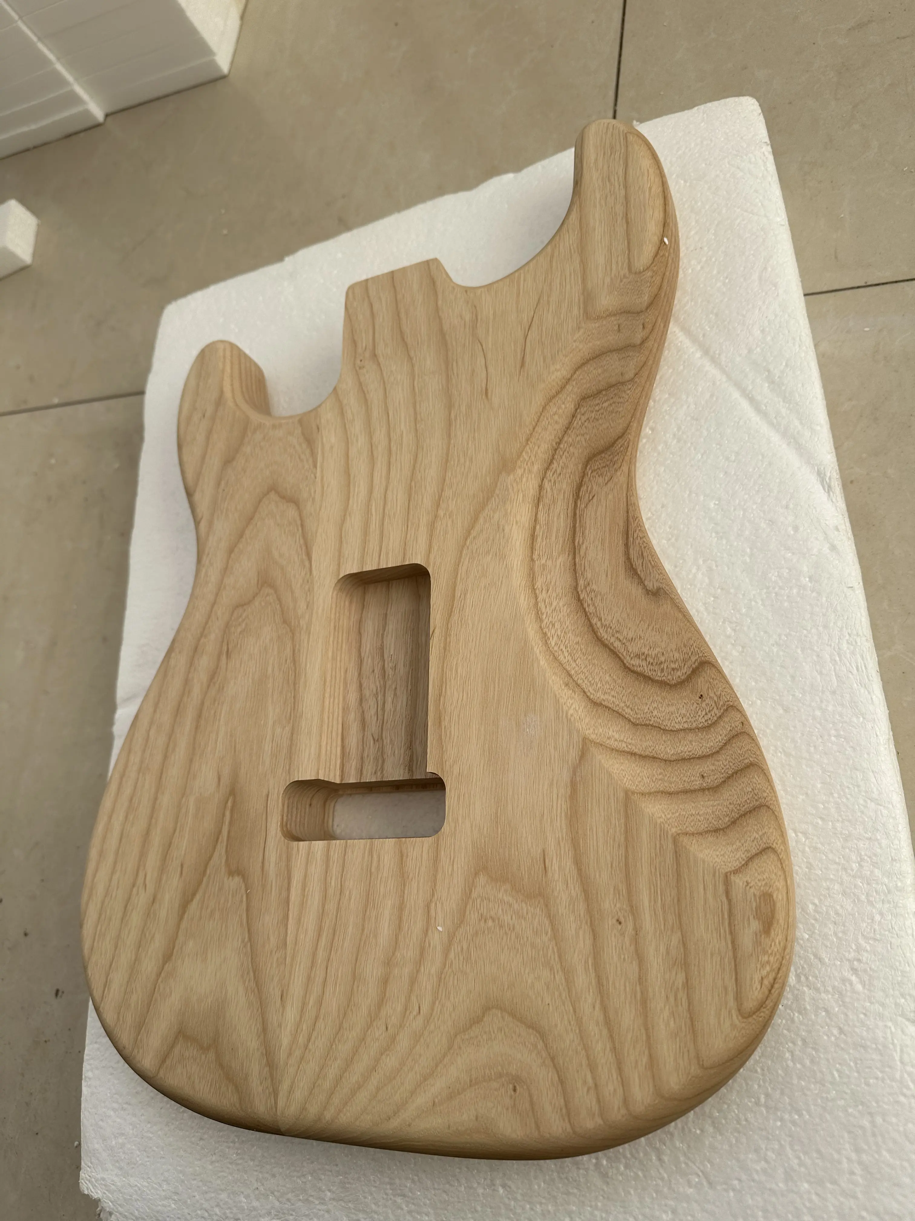 Beautiful DIY electric guitar body Blank Ash Guitar Barrel Unfinished SSS ST Guitar body  Hollow Ashwood for sale 5.7cm Pocket