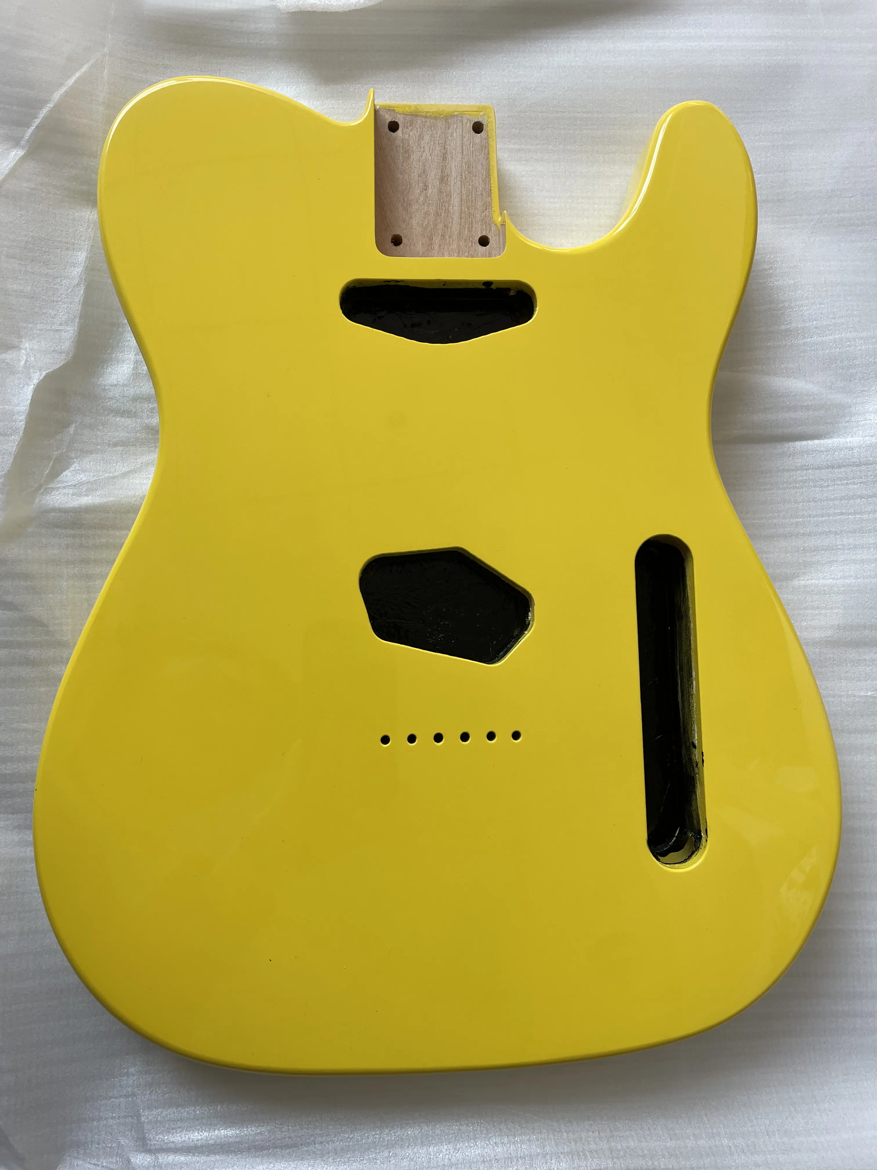 Alder Wood Guitar Body Gloss Finished, Handmade Orange Color, Custom Eectric Guitar Barrel Replacement, High Quality, 5.56cm