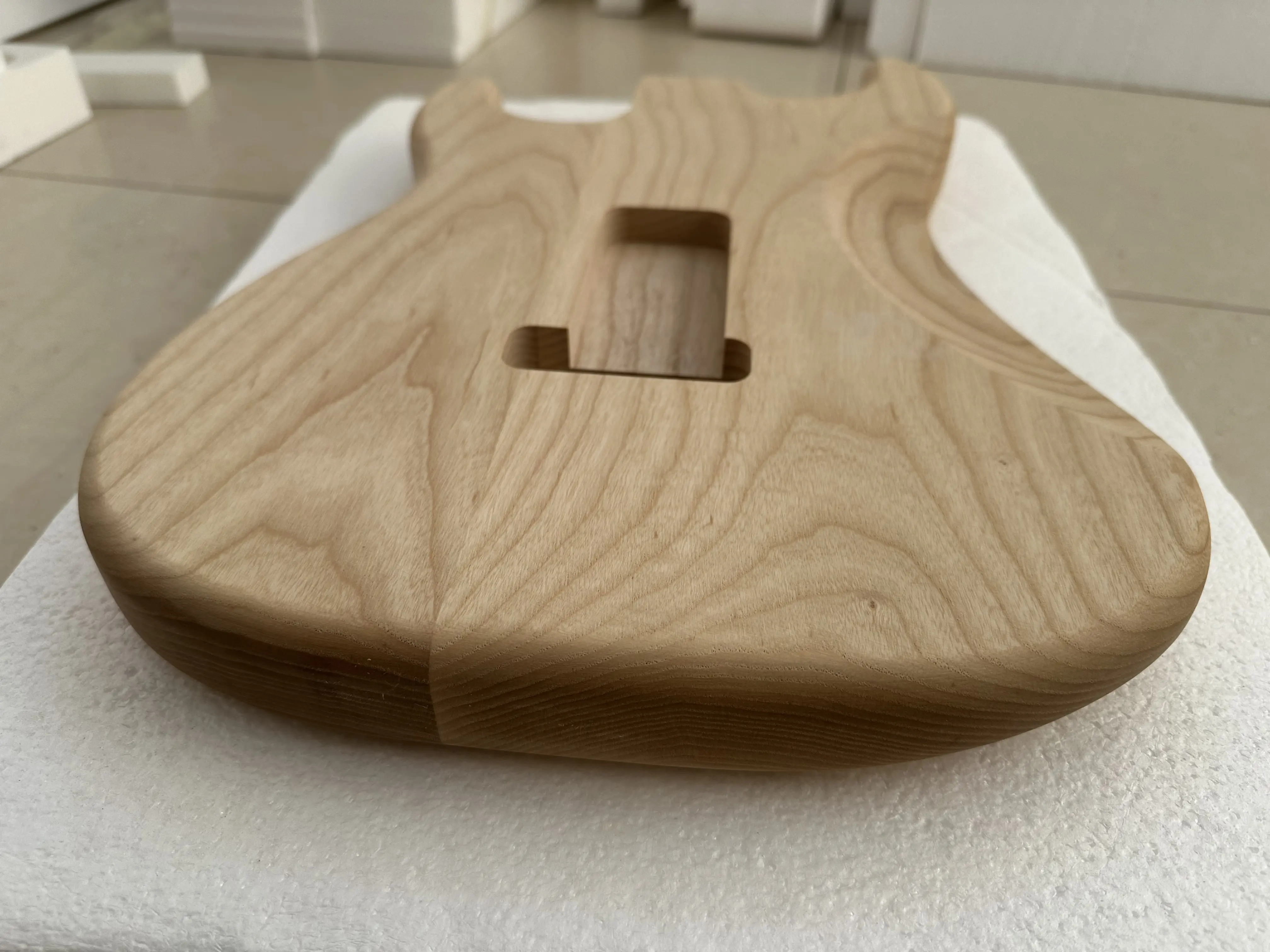 Beautiful DIY electric guitar body Blank Ash Guitar Barrel Unfinished SSS ST Guitar body  Hollow Ashwood for sale 5.7cm Pocket