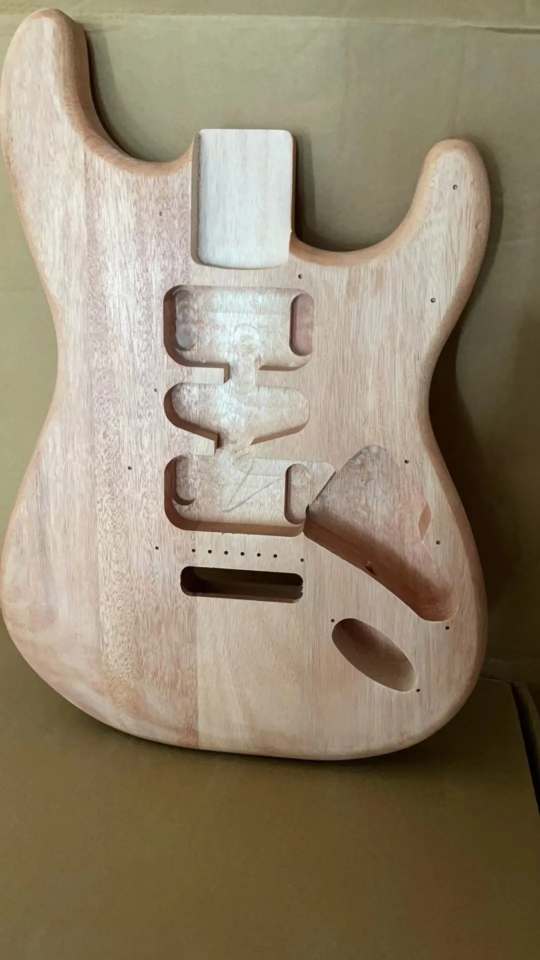 Mahogany Wood Electric Guitar Body, Unfinished DIY, DIY Custom Guitar, Barrel Part, 5.7cm Pocket Width, S T, High Quality