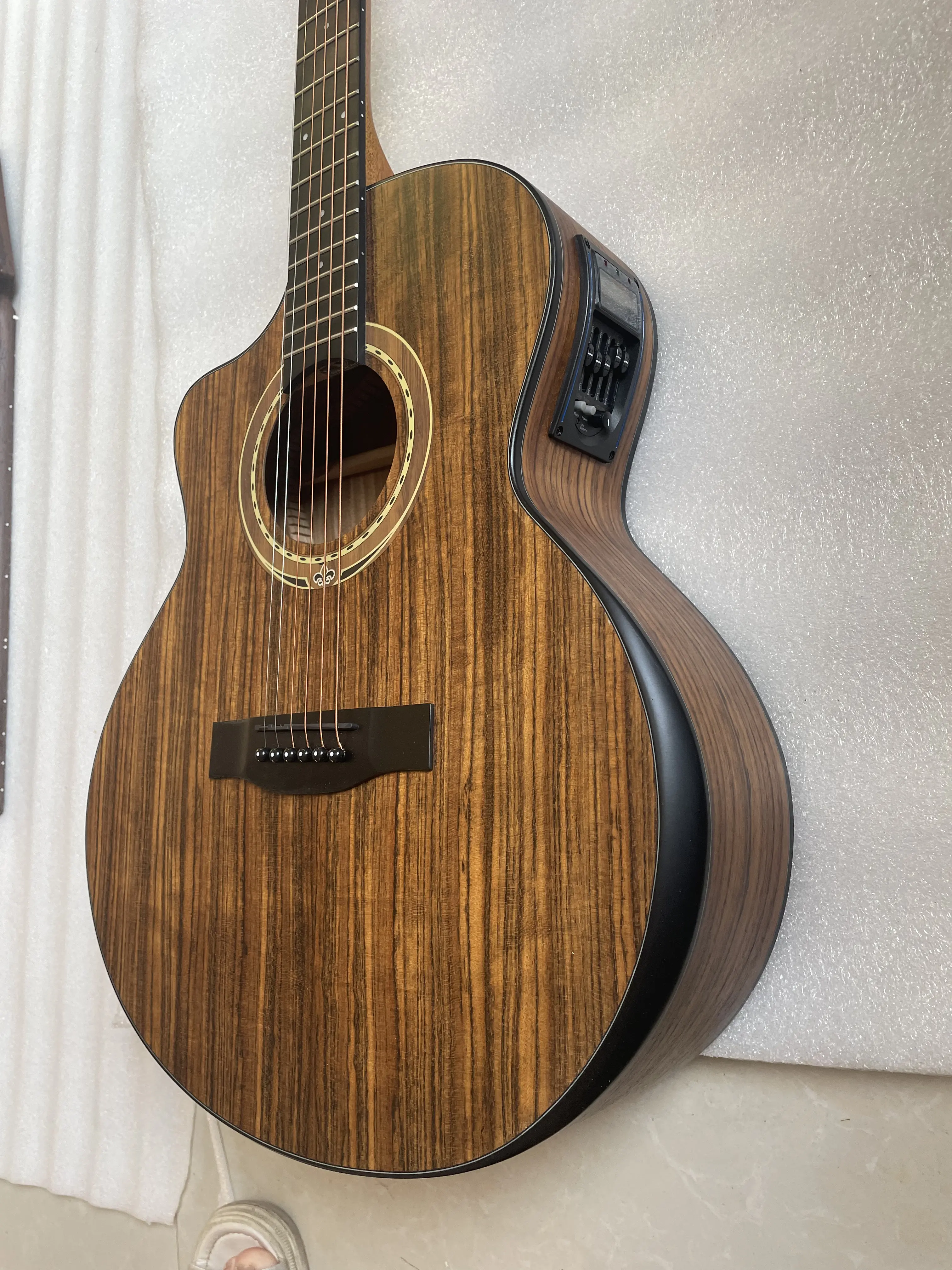 Left Hand 6 String Electric Classical Guitar 41 Inch High Quality Matte Classic Guitar Add EQ Acoustic Guitar Beautiful Voice