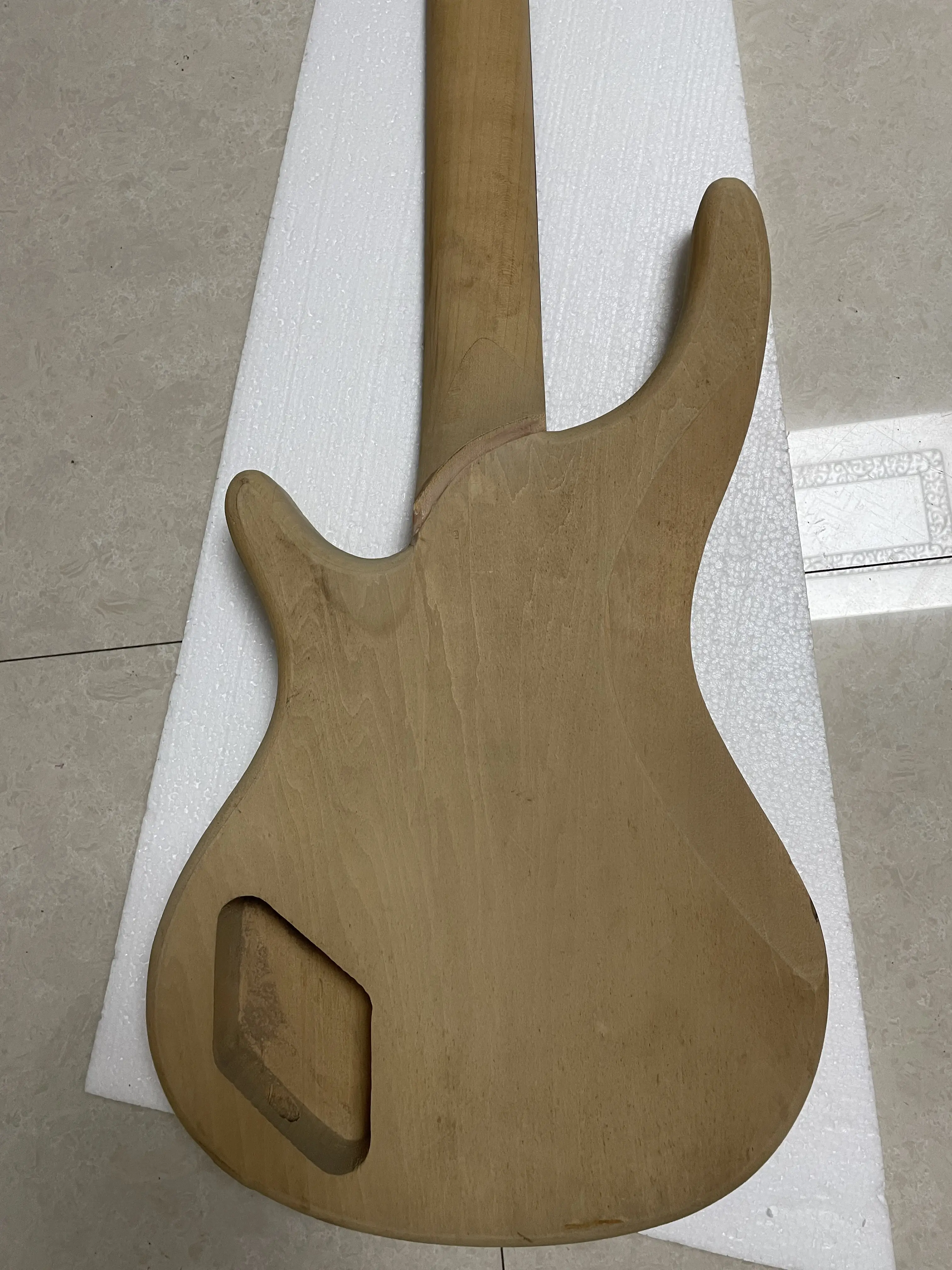 Factory Stock Customized 5 Strings Only One Electric Bass Guitar Unfinished Bassguitar Rosewood Fretboard Unfinished