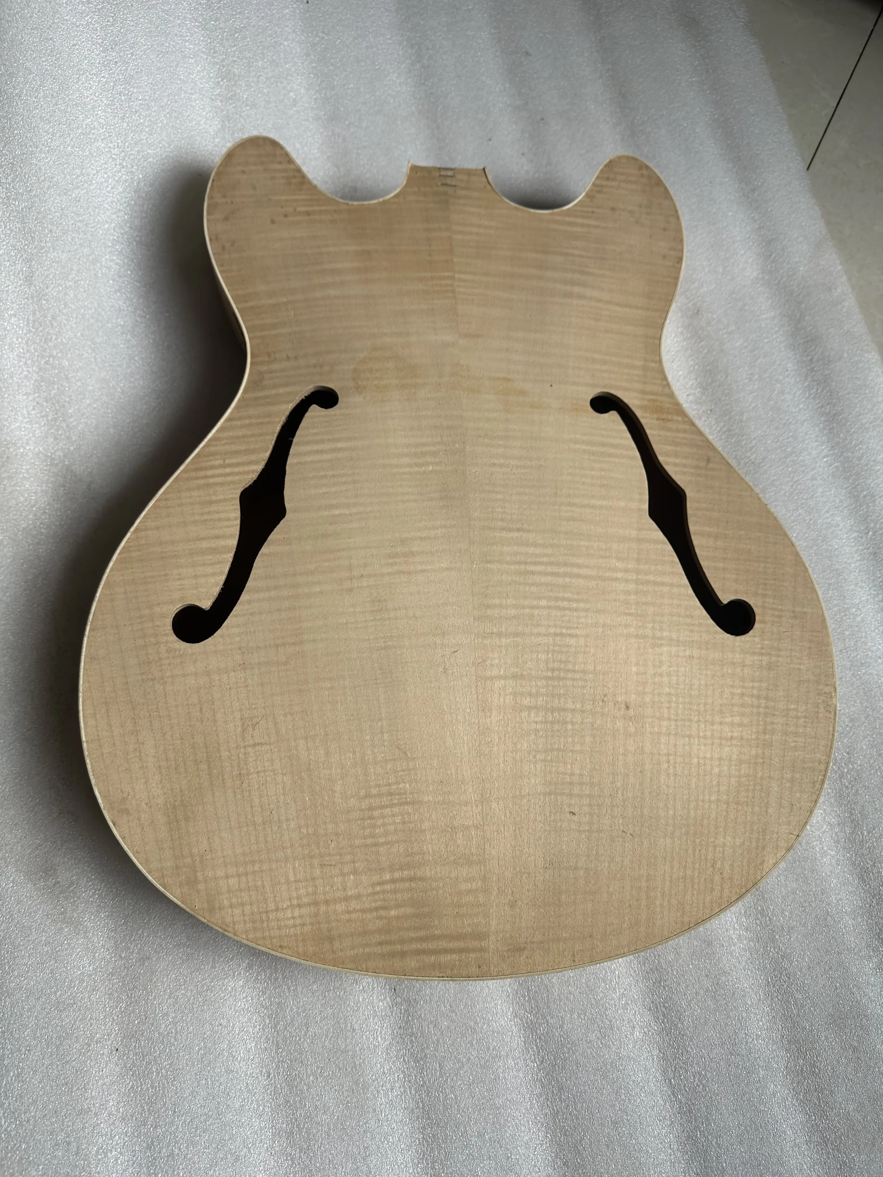 Thin Body Jazz Bass Guitar Body, Unfinished Sound Barrel, Flame Maple Plywood Back Panel, Guitar Barrel, Stock Defective