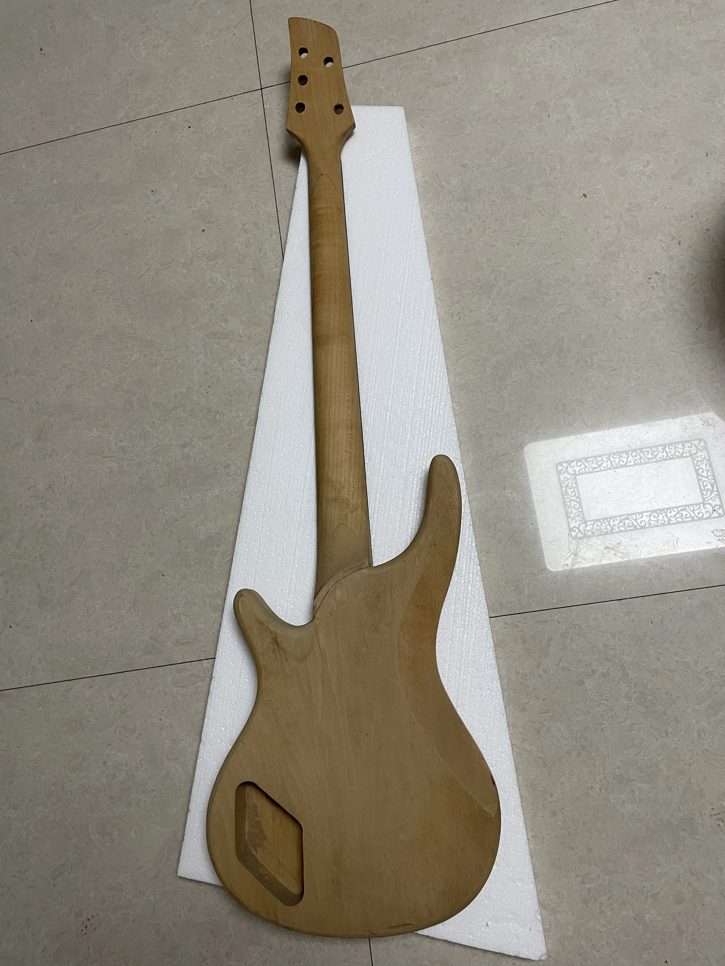 Factory Stock Customized 5 Strings Only One Electric Bass Guitar Unfinished Bassguitar Rosewood Fretboard Unfinished