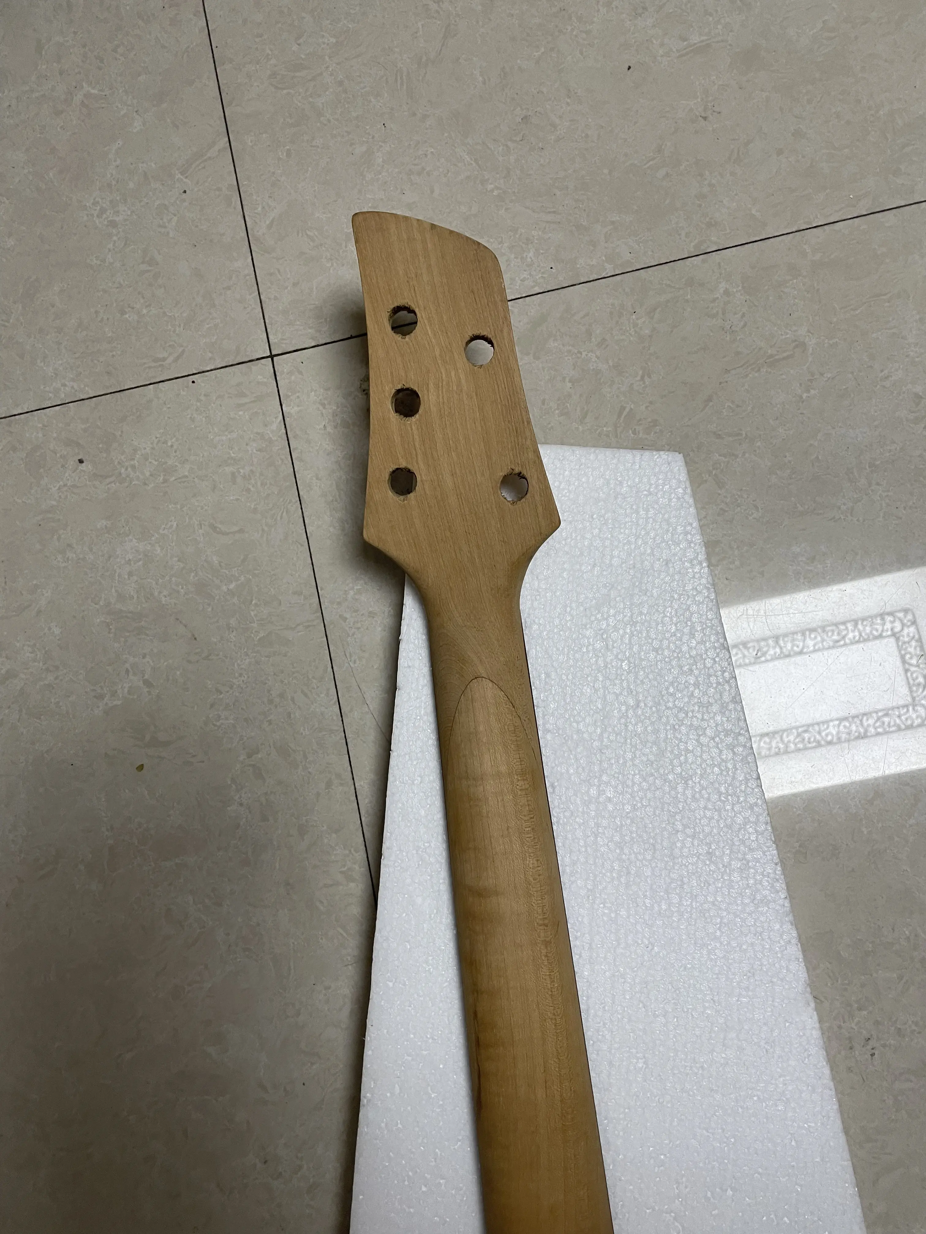 Factory Stock Customized 5 Strings Only One Electric Bass Guitar Unfinished Bassguitar Rosewood Fretboard Unfinished