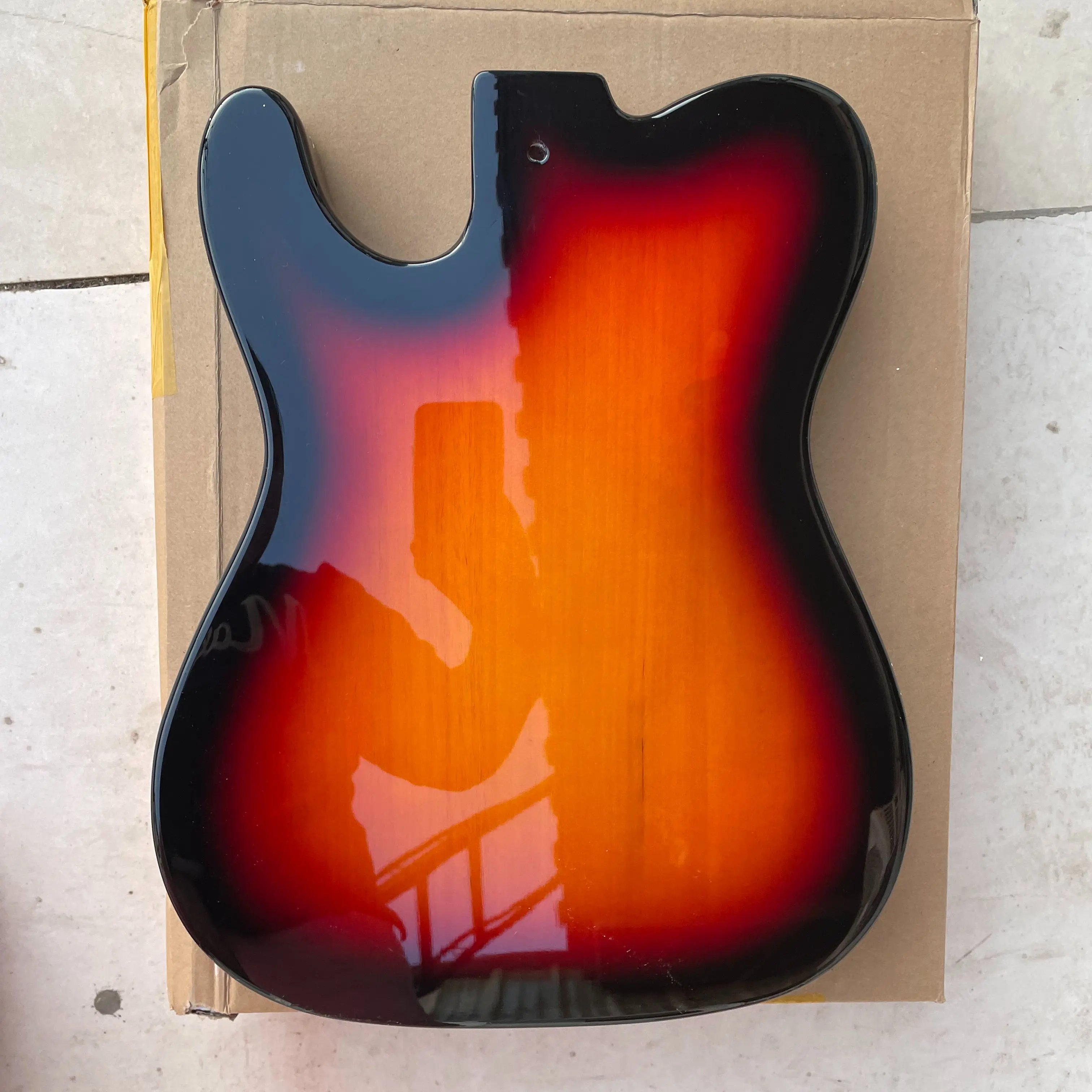 Electric Guitar Body Finished Poplar Wood, Beautiful Gloss Sunburst Color, T L, Guitar Barrel Part, 5.7cm Pocket, High Quality
