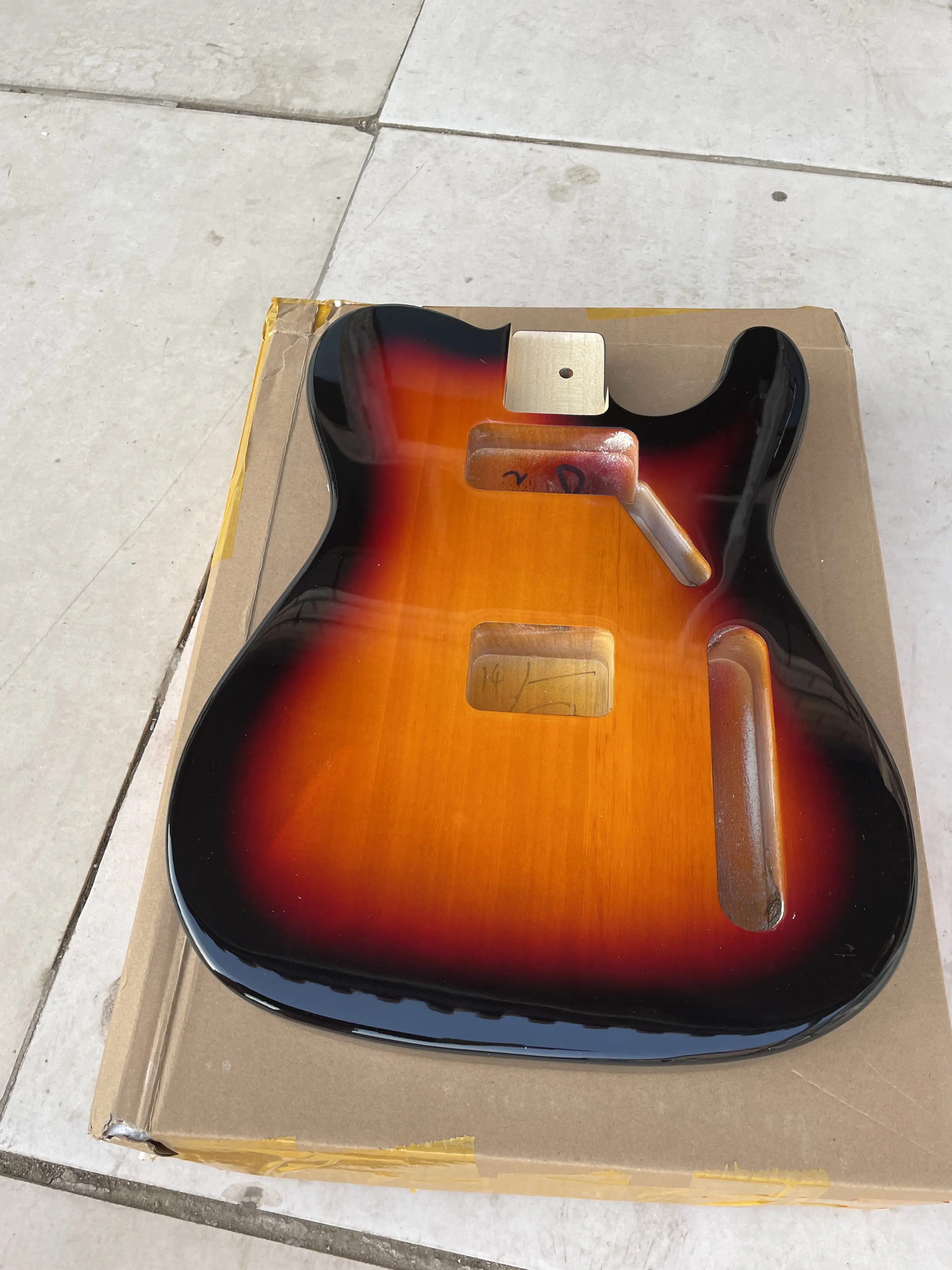 Electric Guitar Body Finished Poplar Wood, Beautiful Gloss Sunburst Color, T L, Guitar Barrel Part, 5.7cm Pocket, High Quality