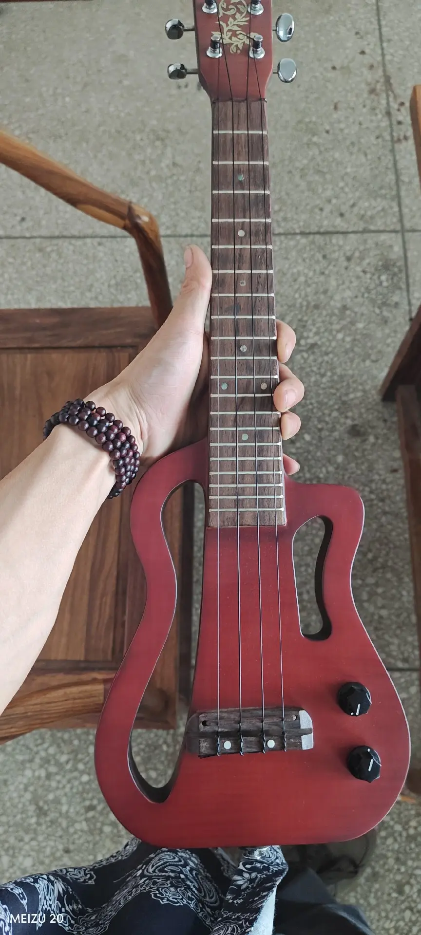 Stock Defect Electric Ukulele Portable Travel Concert 23 Inch Solid Mahogany Wood Ukulele Can Play Silent Practice Without Noise