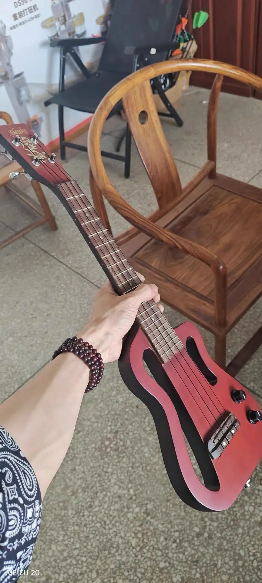 Stock Defect Electric Ukulele Portable Travel Concert 23 Inch Solid Mahogany Wood Ukulele Can Play Silent Practice Without Noise