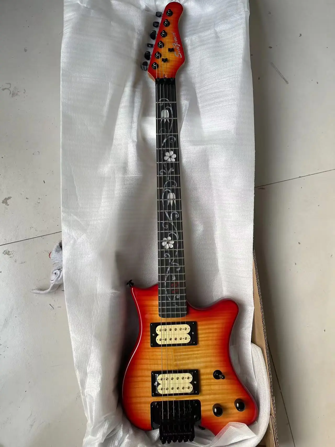 Super beautiful customized electric guitar floyd rose high quality mahogany flame maple veneer flower pattern inlayed fretboard