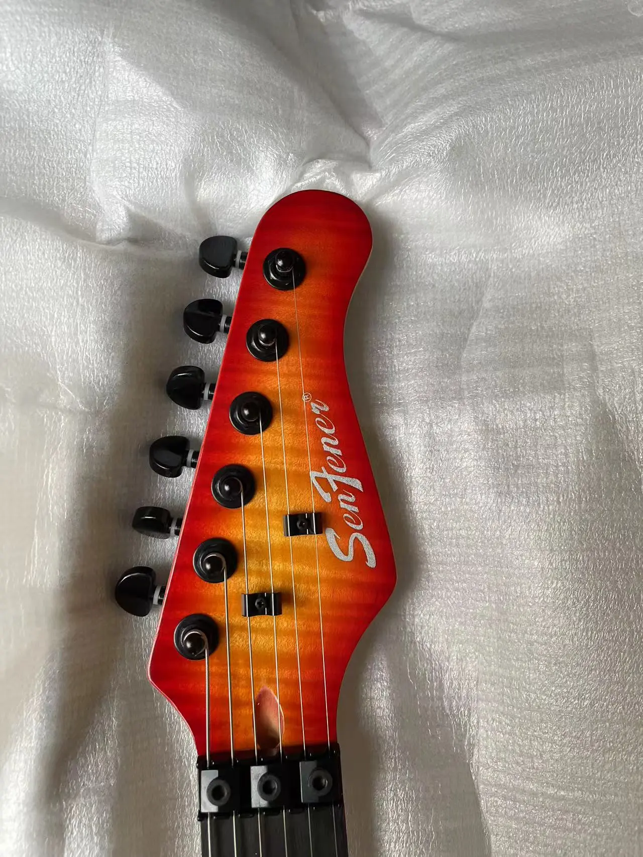 Super beautiful customized electric guitar floyd rose high quality mahogany flame maple veneer flower pattern inlayed fretboard