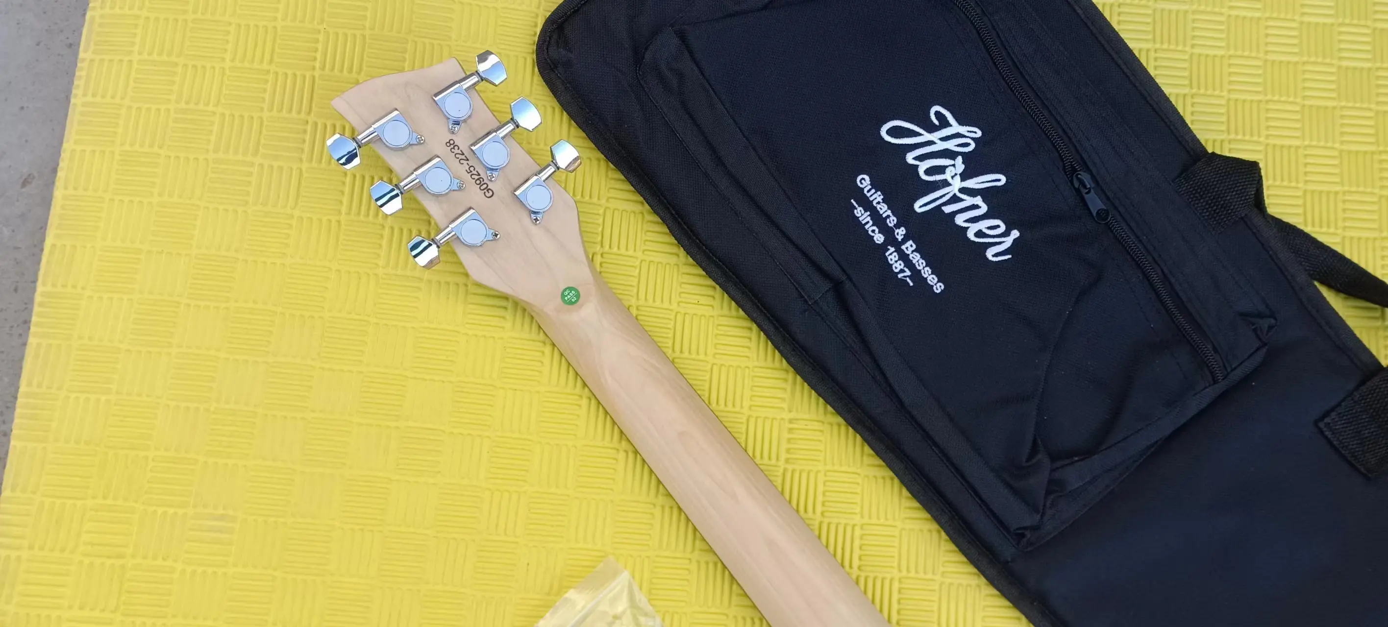 Custom Black Left Handed Travel Guitar, High Quality, Handmade Gloss Finished Mini Electric Guitar with Cotton Bag, Accessories
