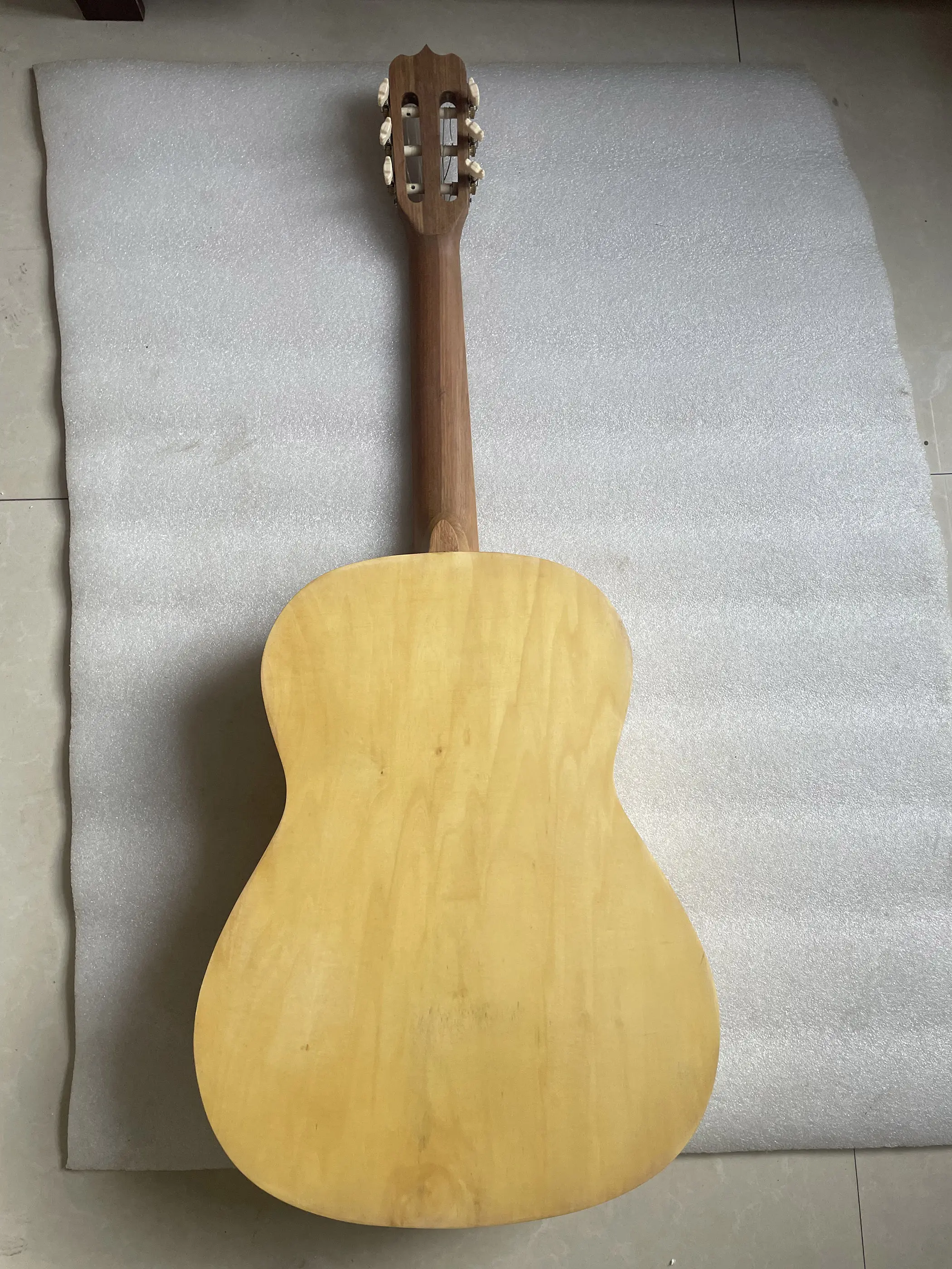 stock slat defective,39"original acoustic guitar 39 inches plywood classcial guitar student beginner classic guitar