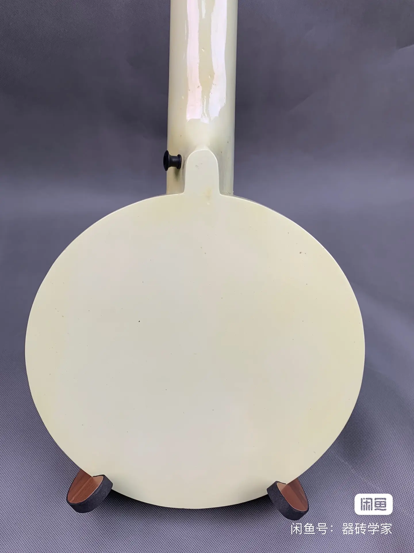 Stock Defective Customized Unique Football Shape 6 String Acoustic Guitar 32 Inch Folk Guitar Travel Vintage Mini Guitarra
