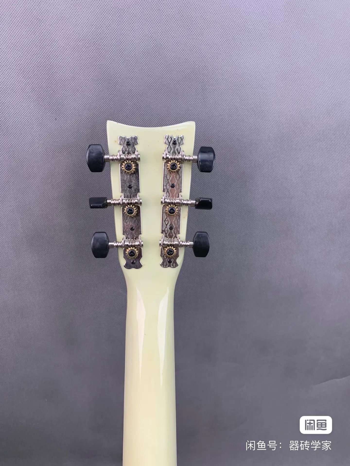 Stock Defective Customized Unique Football Shape 6 String Acoustic Guitar 32 Inch Folk Guitar Travel Vintage Mini Guitarra