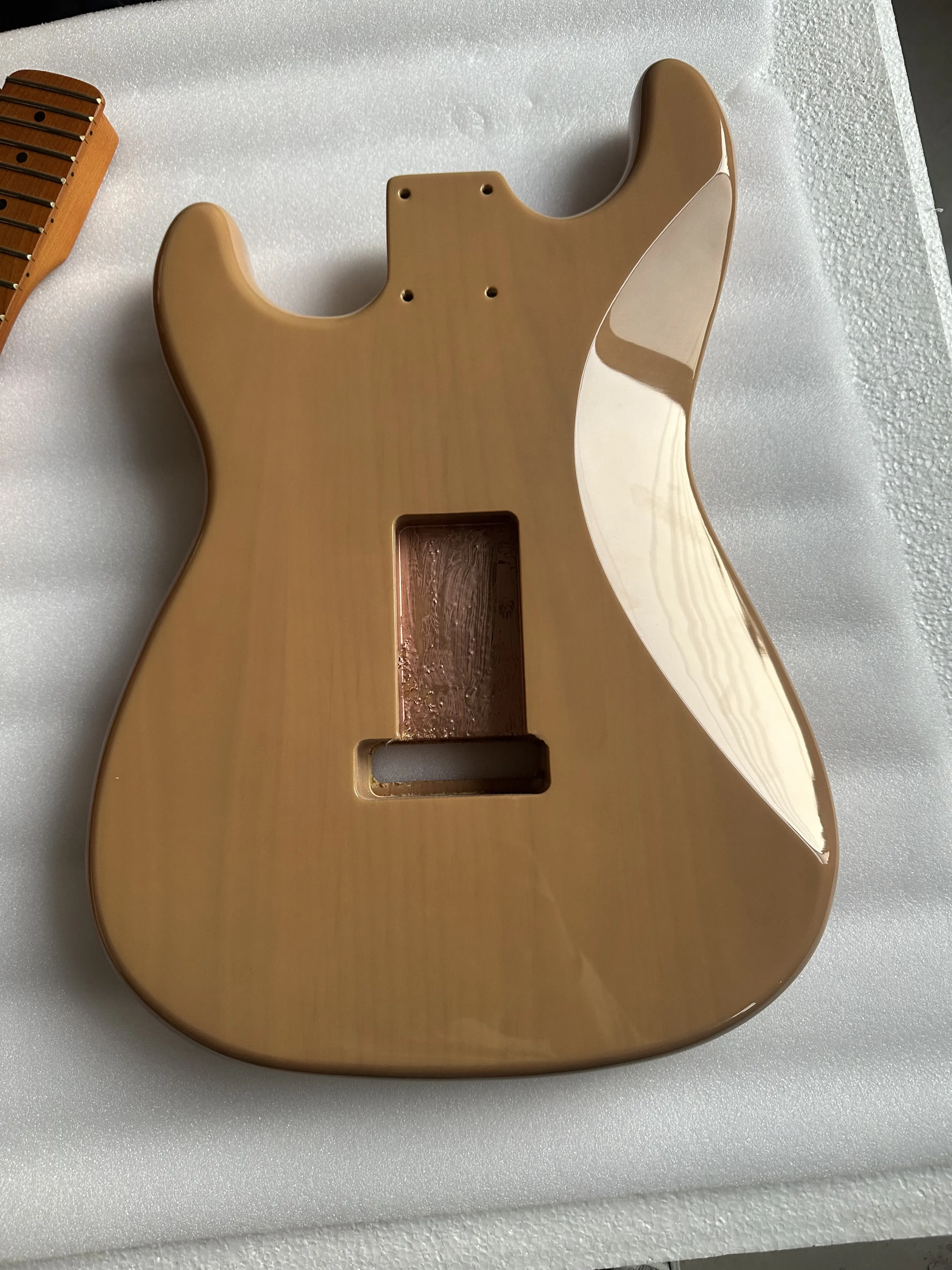High Quality Vintage Cream Transparent Alder Guitar Body Unfinished Gloss Finished SSS Guitar Kit Building Part 5.56cm Pocket
